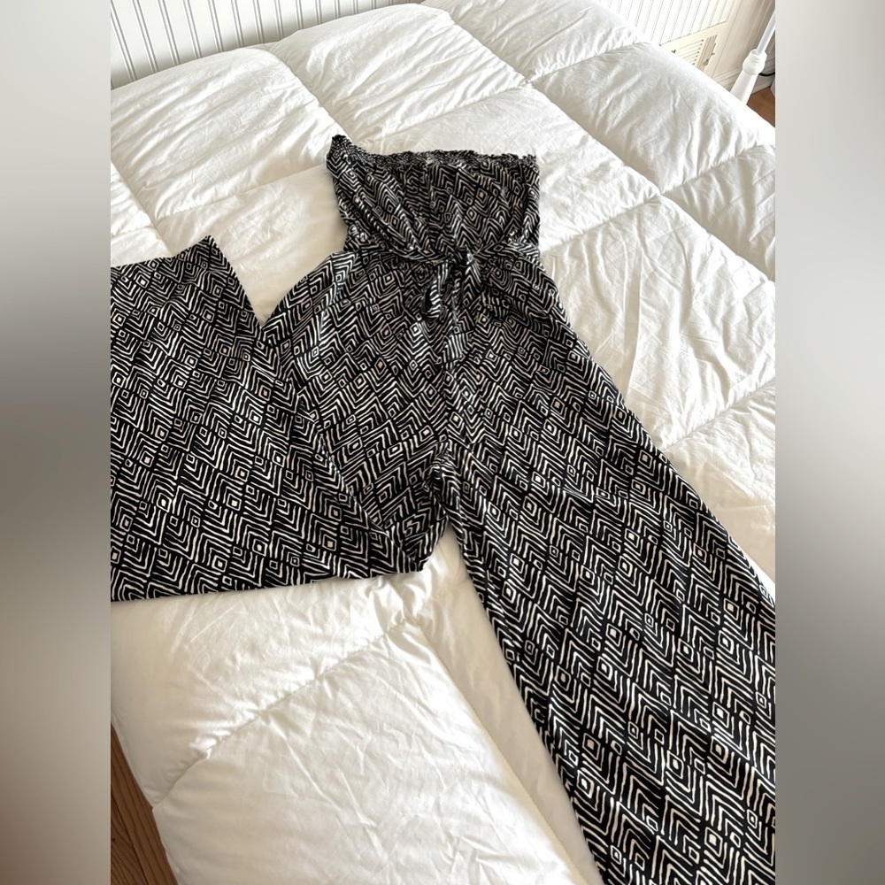 Bar III Black & White Strapless Jumpsuit Medium Abstract Design